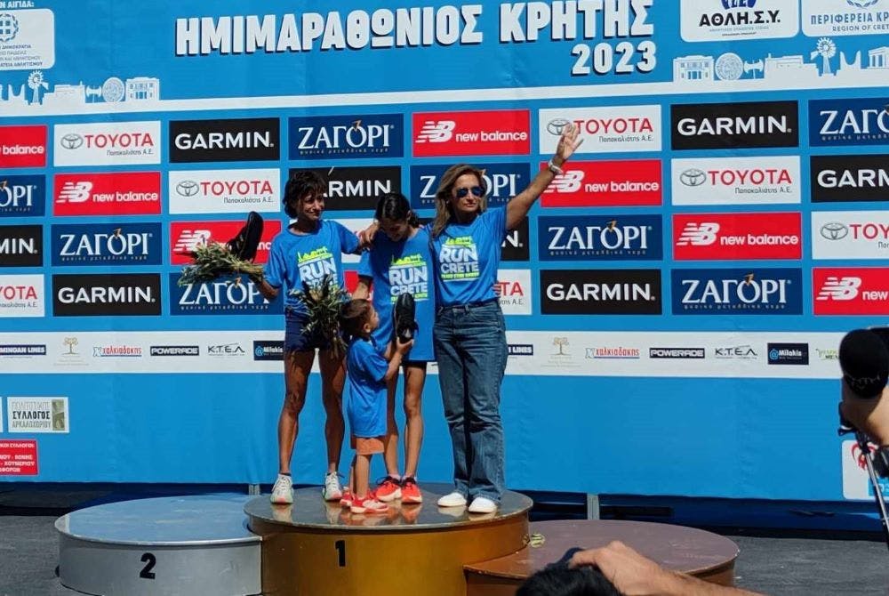 Αποθεώθηκαν οι νικητές στον Ημιμαραθώνιο Κρήτης (pics) runbeat.gr